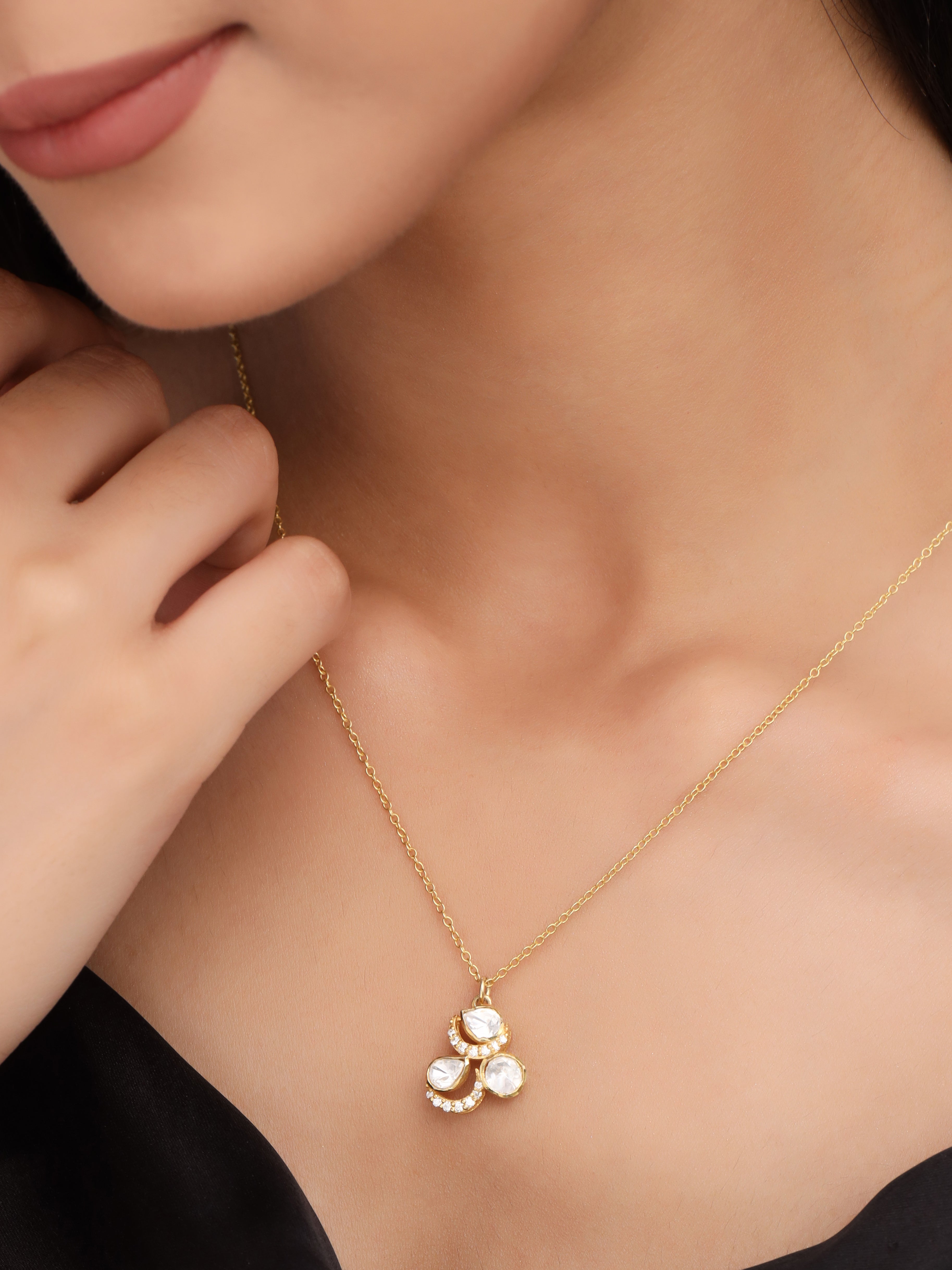 Elegant Mughal-Inspired Crystal & Pearl Necklace - Kicky & Perky