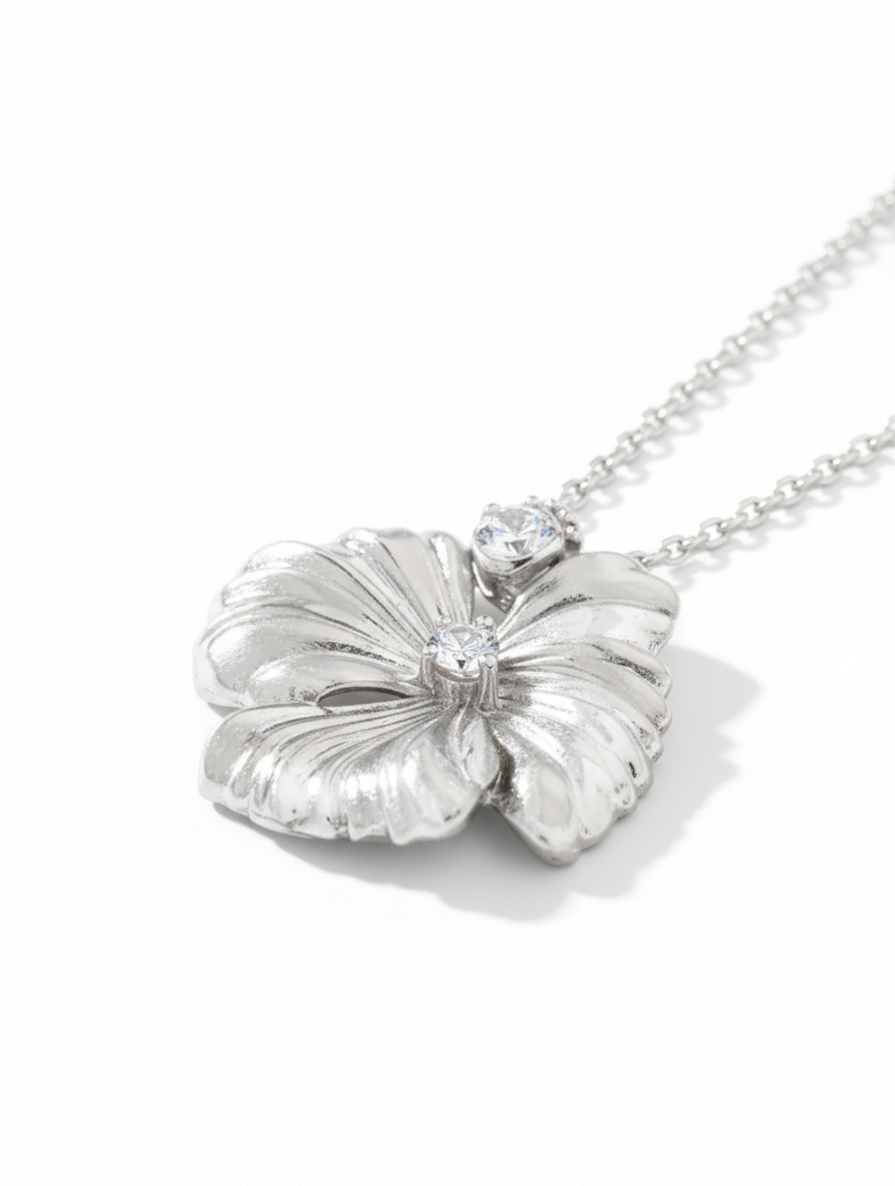 Petals of Radiance: Handcrafted Floral Moissanite & Polki Pendant in 925 Sterling Silver