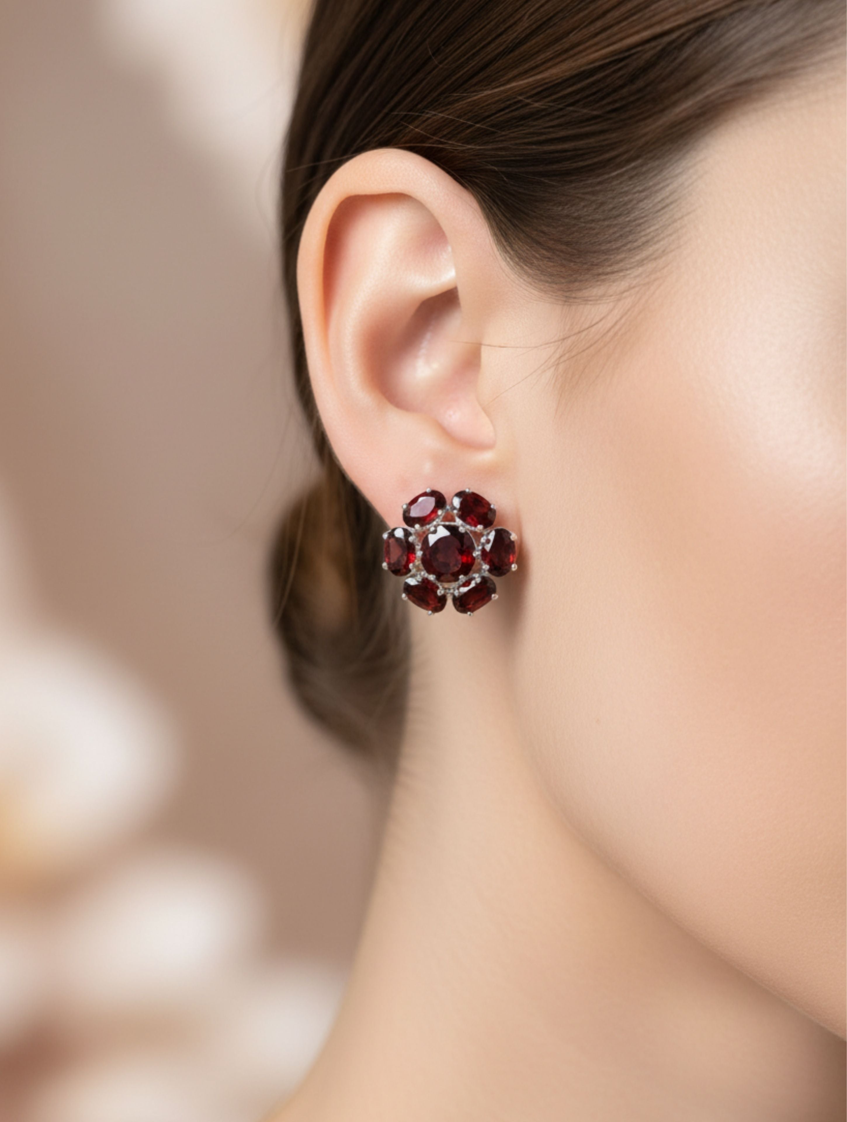 Rhodium Oval and Round garnet Pietra Studs 925 Sterling Silver Earrings For Women