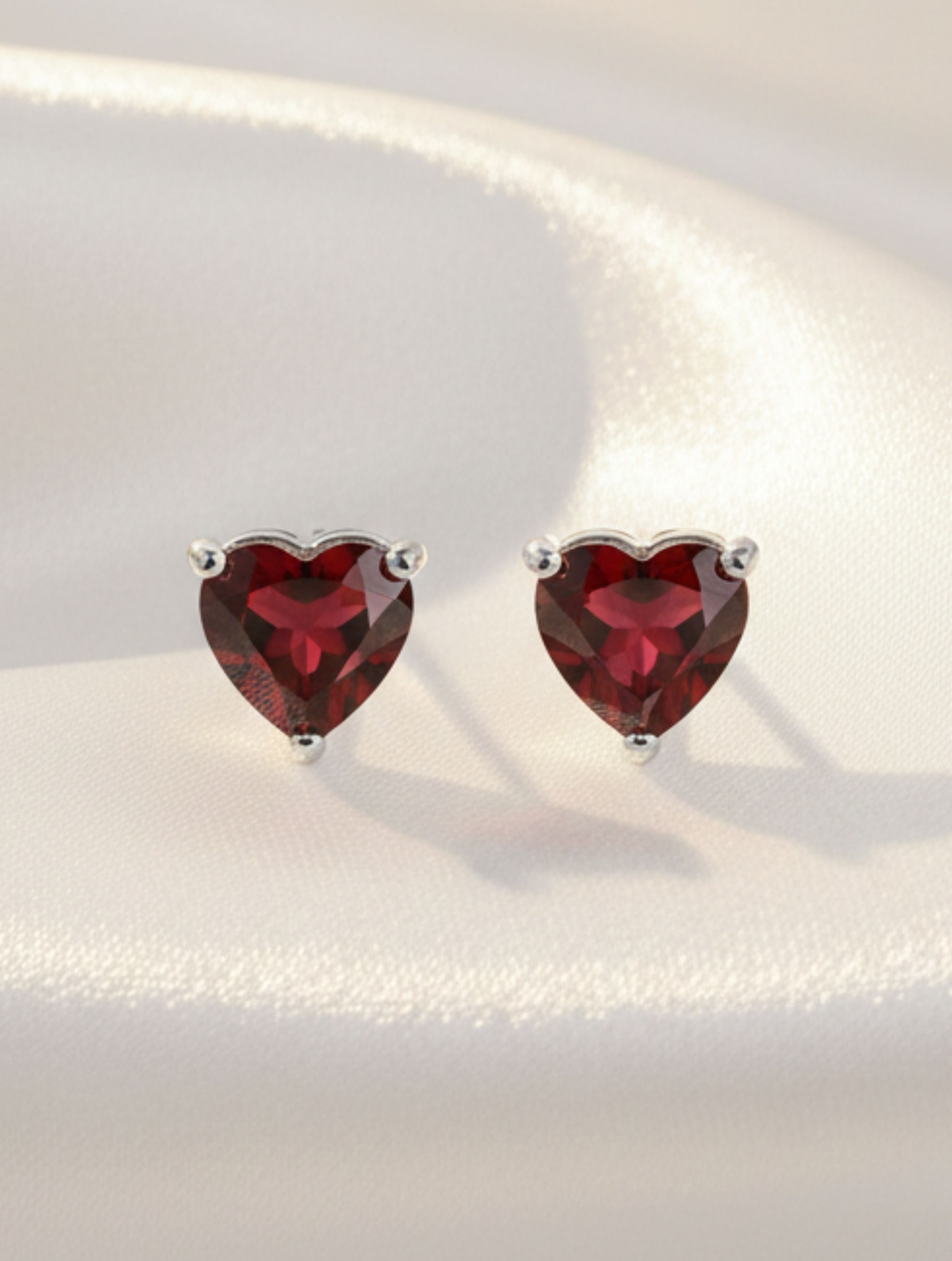 Heart-Cut Natural Red Garnet Stud Earrings in 925 Sterling Silver